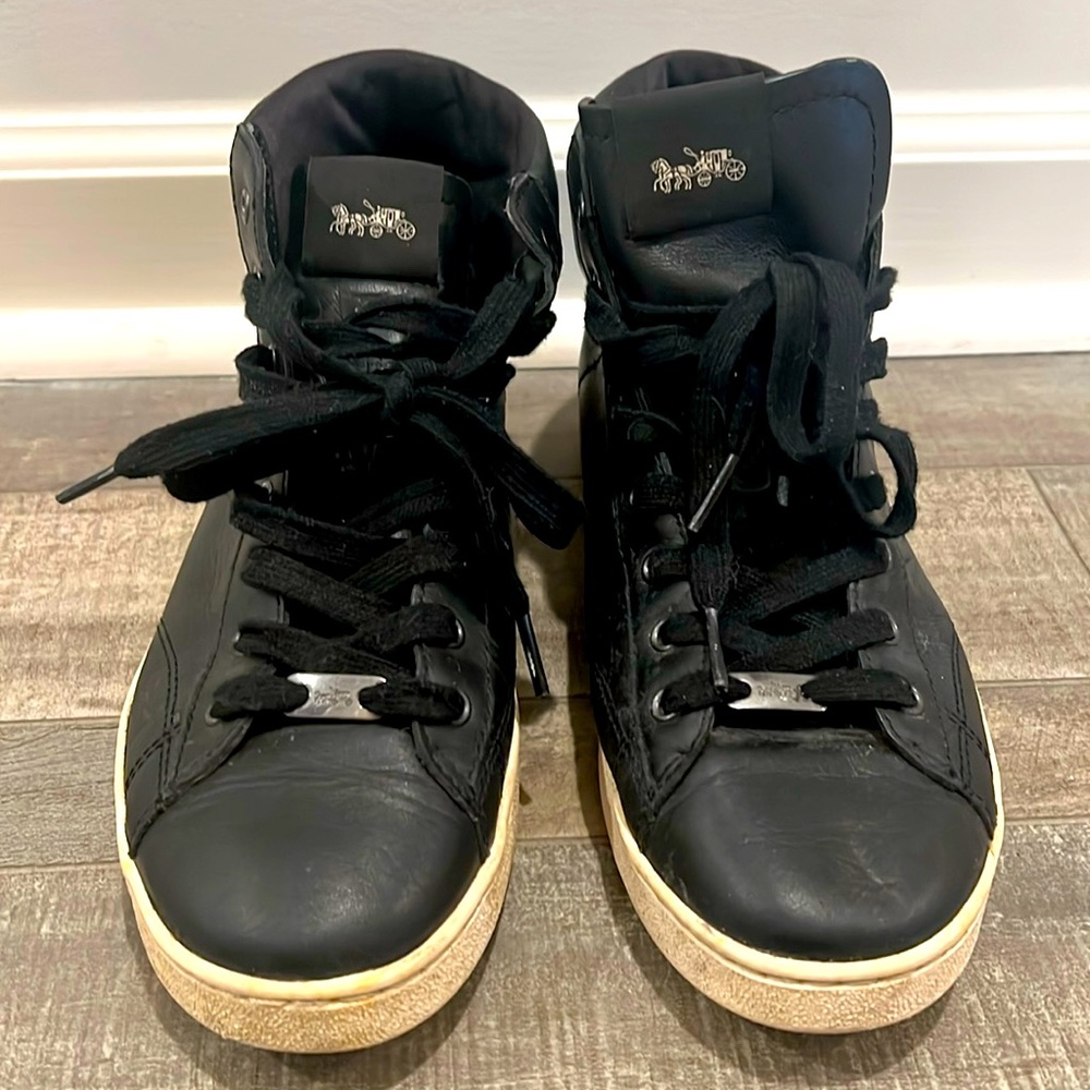 Coach size 8 tennis shoes black